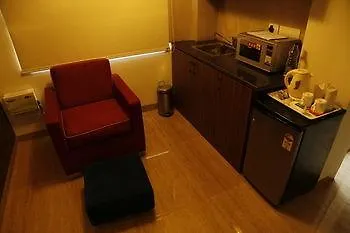 Fabhotel Phase 4 Galleria Gurgaon 3*,