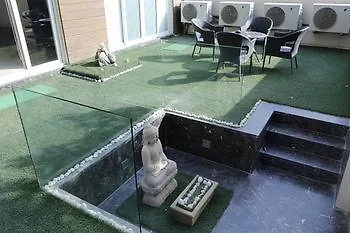 Отель Fabhotel Phase 4 Galleria Гургаон