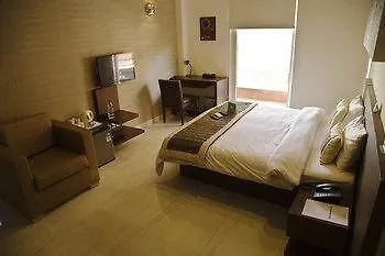 Fabhotel Phase 4 Galleria Гургаон 3*,  Индия