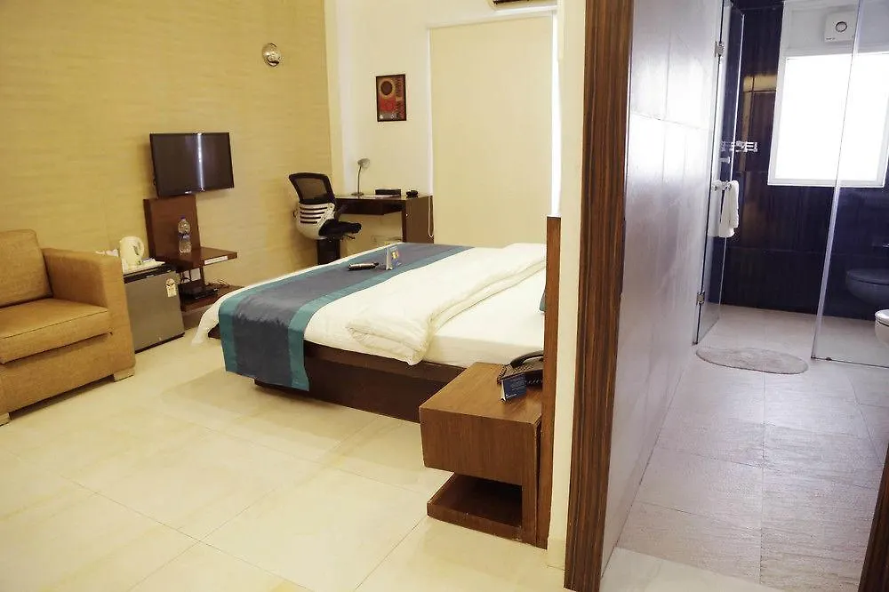 Fabhotel Phase 4 Galleria Гургаон